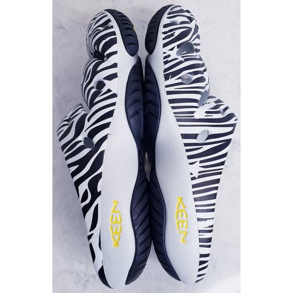 KEEN x ATMOS Yogui Art Sandals Zebra Star Print Women's Size US 10/ *Fits 9.5 - Picture 9 of 11